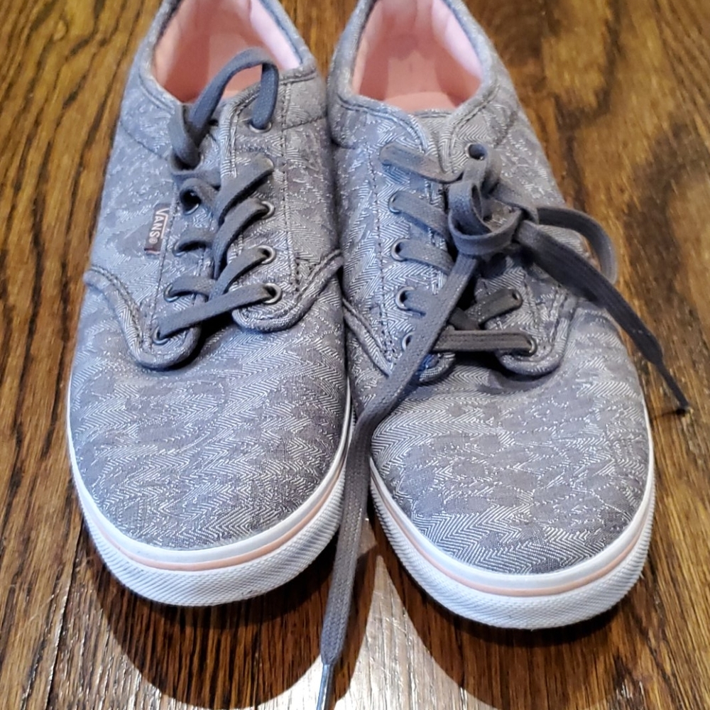 Vans - Picture 3 of 5